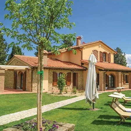 Villa Charming Set In Lush Greenery *