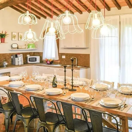Villa Charming Set In Lush Greenery